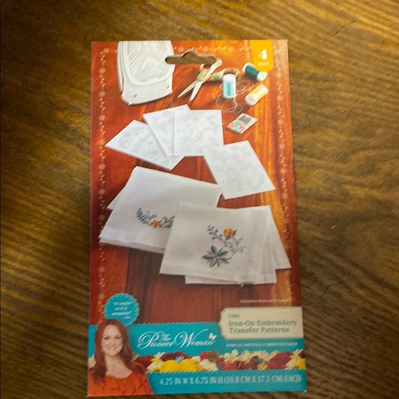 The Pioneer Woman Floral Iron-On Embroidery Transfer Patterns - Picture 2 of 4